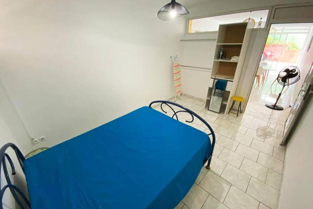 Charmant Appartement Avec Piscine Льо Робер Екстериор снимка