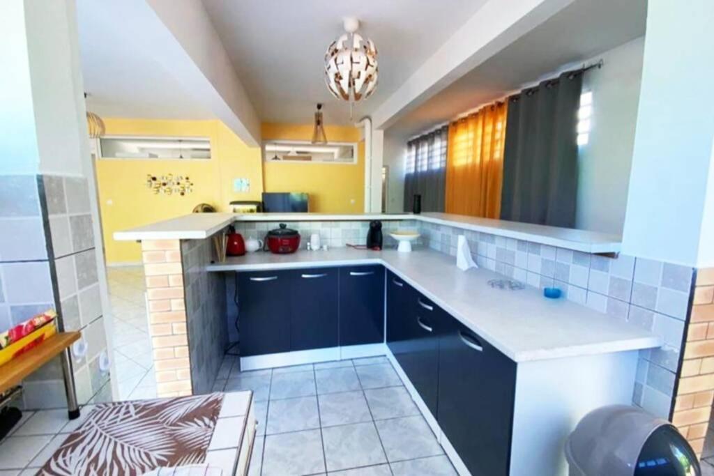 Charmant Appartement Avec Piscine Льо Робер Екстериор снимка