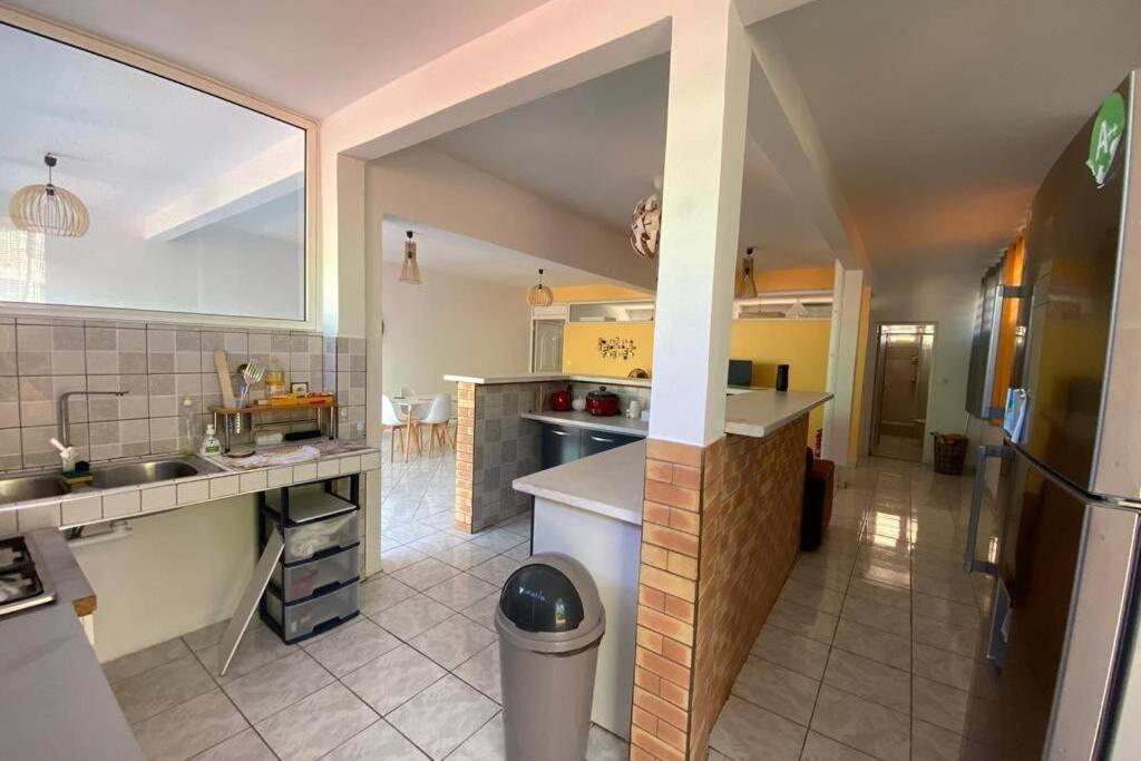 Charmant Appartement Avec Piscine Льо Робер Екстериор снимка